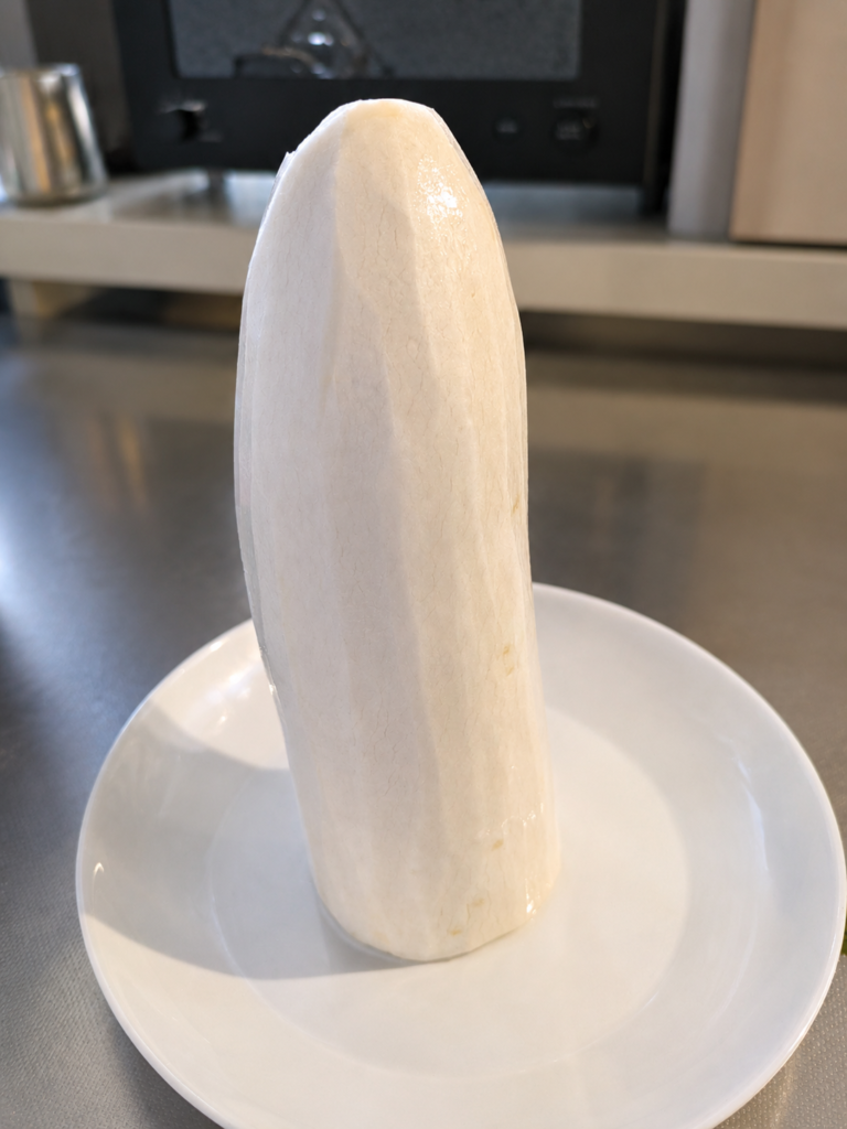 Củ cải trắng daikon Nhật (大根) dùng để nấu canh thịt bò băm